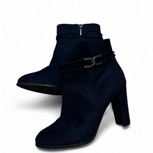 ✰ IMPO Navy blue suede ankle boots with zippers ✰